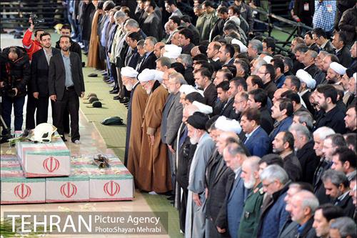 تشییع شهدای آتش نشان در شبستان مصلی 12