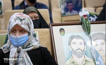 تجلیل و تکریم مادران شهید در منطقه هشت  9