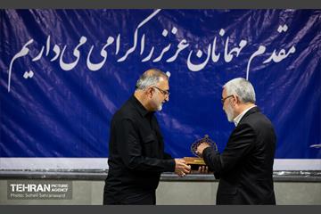 دیدار شهردار تهران با تولیت آستان علوی
