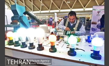 بازدید رئیس شورای شهر تهران از نمایشگاه بین المللی پسامد، بازیافت 33