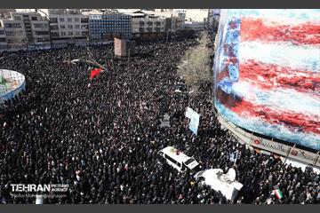 اجتماع مردم تهران در پی شهادت رهبر انقلاب - 2 22