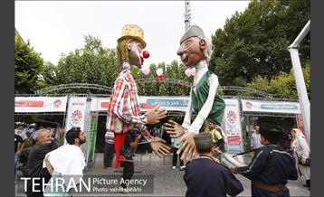 گذر فرهنگی هنری پنجشنبه های بلوار کشاورز 20