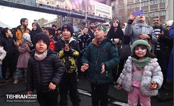 جشن نیمه‌شعبان در میدان ولی‌عصر (عج) - 3 19