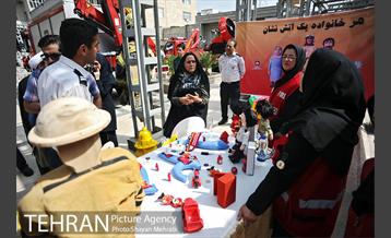 بازدید اعضای شورای اسلامی شهر از نمایشگاه آتش نشانی 24