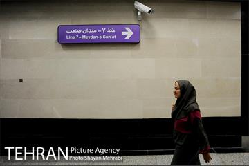 شبگردی اصحاب رسانه در خط 7 مترو تهران 7