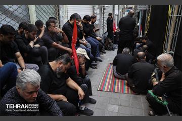 عزاداری روز عاشورا به نیابت از رهبر شهید انقلاب 24