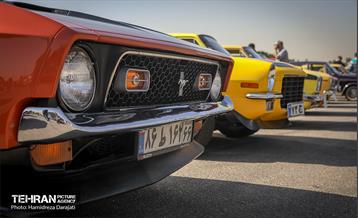 اجتماع بزرگ خودروهای کلاسیک در تور تهران دیـزین  13