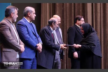 آیین تجلیل از برگزیدگان مناطق 22 گانه 12