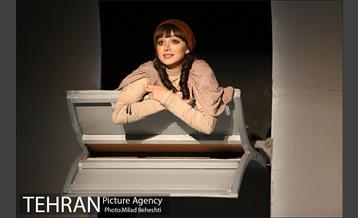 نمایش رویای یک شب نیمه تابستان‎ 7