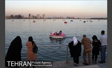 نمای غروب و شب دریاچه خلیج فارس 12