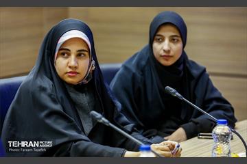 نشست صمیمی دانشجو و شهر در منطقه 5 18