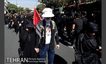 پیاده روی جاماندگان اربعین حسینی(ع) در تهران-2 33