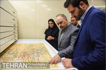 بازدید مدیرکل دفتر شهردار تهران از نمایشگاه دائمی نقشه 17
