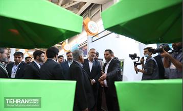 بازدید شهردار تهران از نمایشگاه شهرهای خواهرخوانده و توانمندی های مدیریت شهری تهران