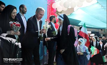 آغاز سال تحصیلی جدید در دبستان شاهد حضرت زینب(س) 16