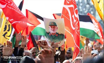 مراسم تشییع پیکر شهید سردار عباس نیلفروشان - 2 16