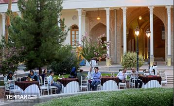 نشست هم‌ اندیشی اساتید و متخصصین طراحی صنعتی سراسر کشور با مدیران سازمان زیباسازی شهر تهران 13