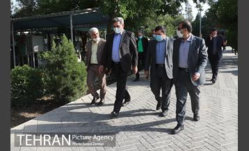 حضور شهردار تهران در بهشت زهرا(س) و مزار شهدای آتش نشان 7