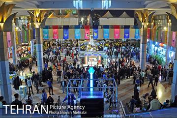 برج میلاد تهران در ایام نوروز 43