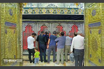 اهتزاز پرچم حرم سیدالشهدا(ع) بر فراز گنبد حرم عبدالعظیم حسنی(ع) 4