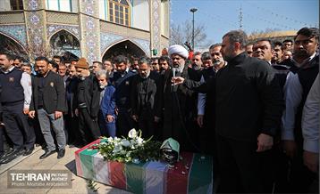 تشییع پیکر شهید آتش‌نشان «قریب رضا دارابی» -1 14