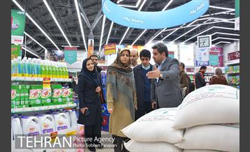 بازدید اعضای شورای شهر از فروشگاه شهروند  8