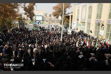 تشییع پیکر شهید مدافع حرم در منطقه ۵  8