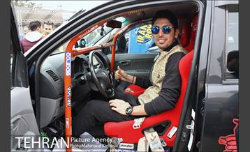 بزرگترین همایش اتومبیلهای دو دیفرانسیل تهران‎ 23