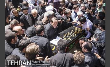 تشییع پیکر پدر شهیدان خالقی پور 19