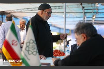 میز خدمت شهرداری تهران در نماز جمعه 12