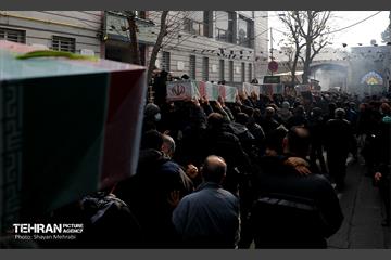 تشییع پیکر ۲۰۰ شهید گمنام دفاع مقدس در تهران 39