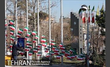 آذین بندی معابر منطقه 8 به مناسبت دهه فجر 2