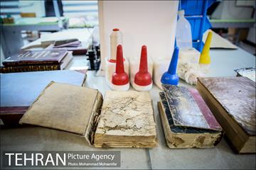 حضور پیروز حناچی در کتابخانه گردی الهام فخاری 12