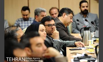 نشست هم اندیشی رئیس مرکز ارتباطات شهرداری تهران با اصحاب رسانه 27
