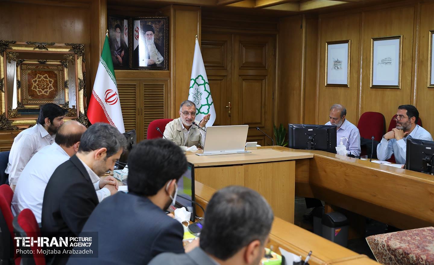 دومین جلسه تفویض اختیار به شهرداری مناطق و ستادها 15