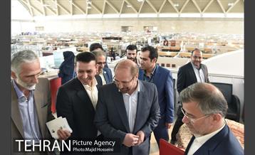 بازدید شهردار تهران از نمایشگاه کتاب در مجموعه شهر آفتاب 9