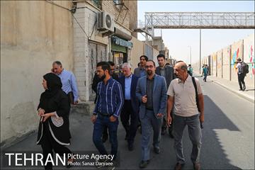 بازدید اعضا شورای شهر از دیوارنگاری جدار مترو خزانه 11
