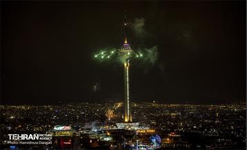نورافشانی جشن پیروزی انقلاب اسلامی در برج میلاد 10