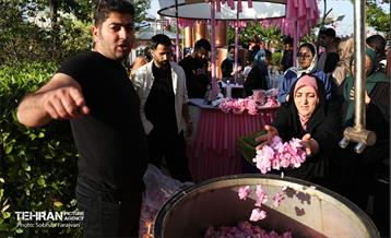 جشنواره گل و گلاب در برج میلاد 3