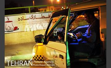 افطاری ساده در پایانه تاکسیرانی صادقیه 25