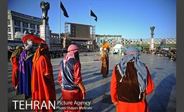 اجرای تعزیه در میدان امام حسین(ع)