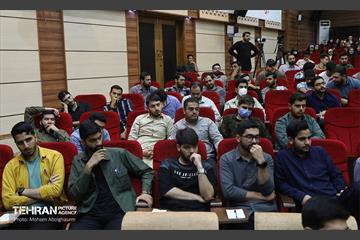 نشست جمعی از دانشجویان با شهردار تهران 22