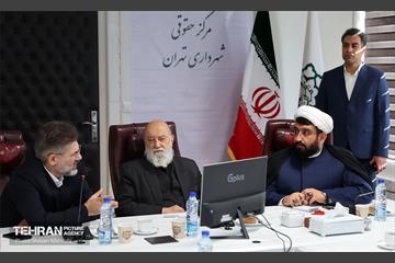 بازدید رئیس شورای شهر از مرکز حقوقی شهرداری تهران 22