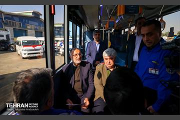 آیین رونمایی از تاکسی‌ون‌های جدید شهرداری تهران 24
