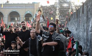 اقامه نماز بر پیکر آقای شهید ایران - 1 82
