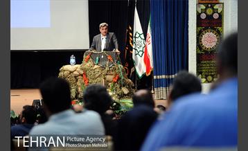 تجلیل از خبرنگاران و عکاسان عرصه دفاع مقدس با حضور شهردار تهران 30