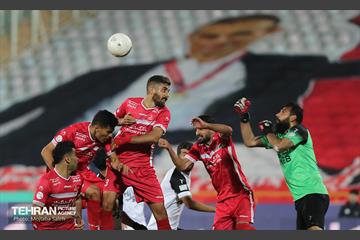 دیدار تیم های فوتبال پرسپولیس و هوادار 17