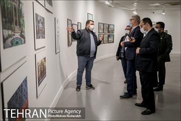 بازدید مدیران شهری به همراه اعضای شورای شهر از نمایشگاه تهران از منظر هنرمندان 22