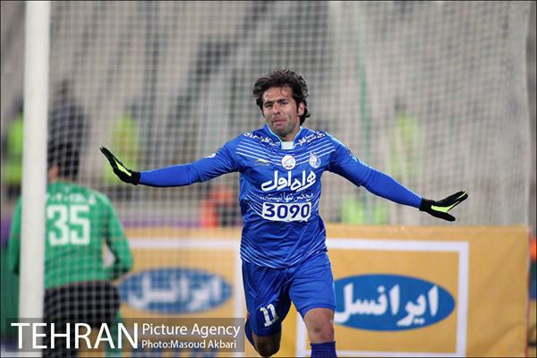 دیدار استقلال و پدیده در لیگ برتر فوتبال