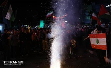 شادی مردم تهران پس از حمله موشکی ایران 7